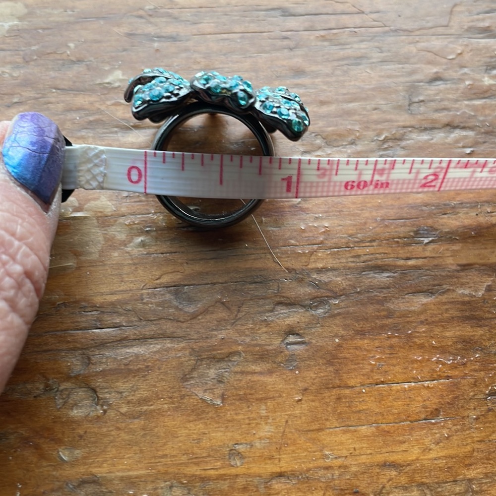🌻3 for $25🌻 Rhinestone ring - Picture 6 of 7